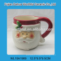 Boneco de neve engraçado deu forma ao volume do teapot cerâmico para enfeites do Natal
